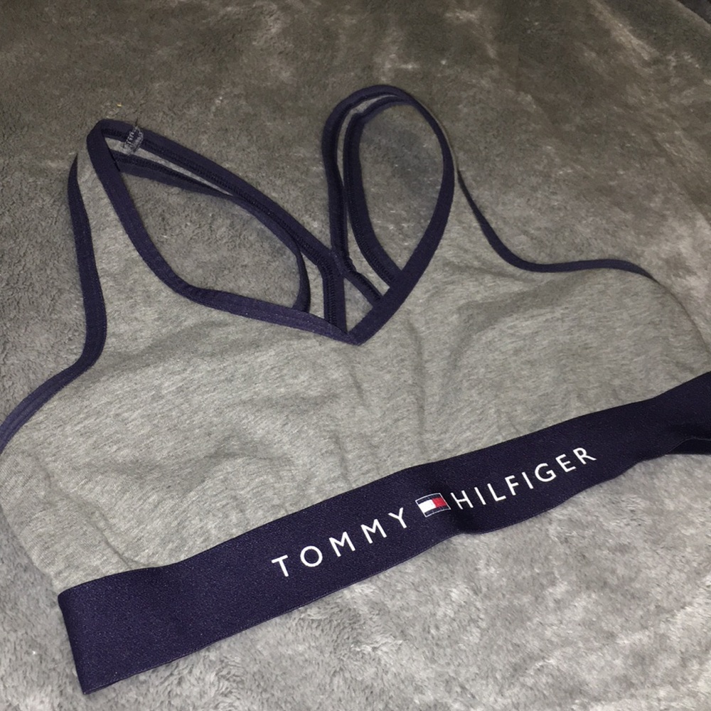 Tommy Hilfiger sports bra 💙